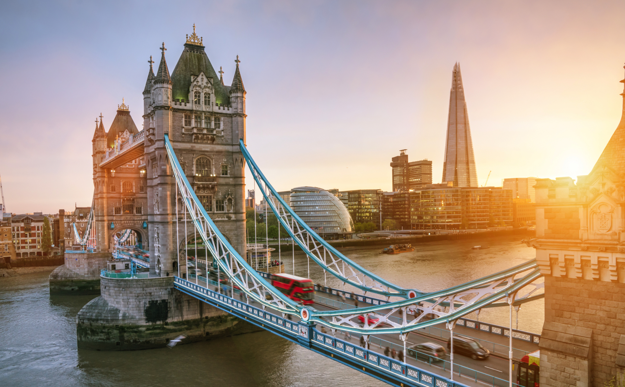 Die London Tower Bridge bei Sonnenaufgang Die London Tower Bridge bei Sonnenaufgang Bild