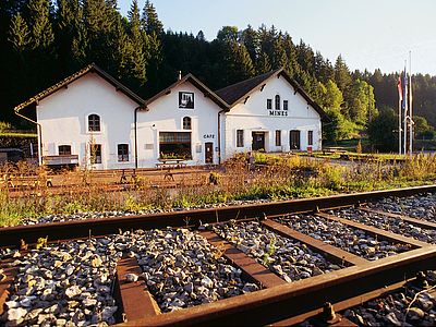 single studenten val de travers. Deborah, 24. Schweiz, Opfikon Ich suche: eine Frau Familienstand: Geschieden Sexuelle Orientierung: Heterosexuell Single Studenten Val De Travers, Suche Frau In Bulle