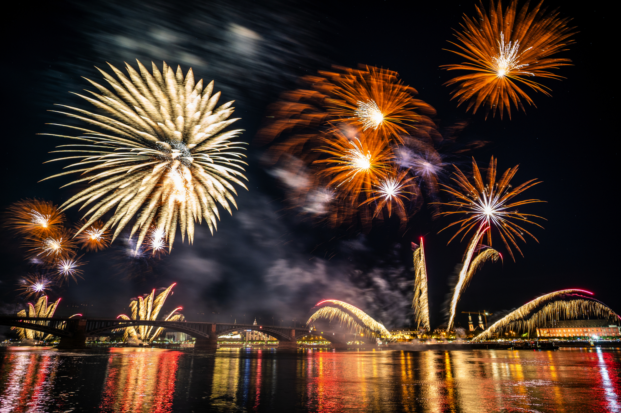Mainzer Silvesterfeuerwerk Bild