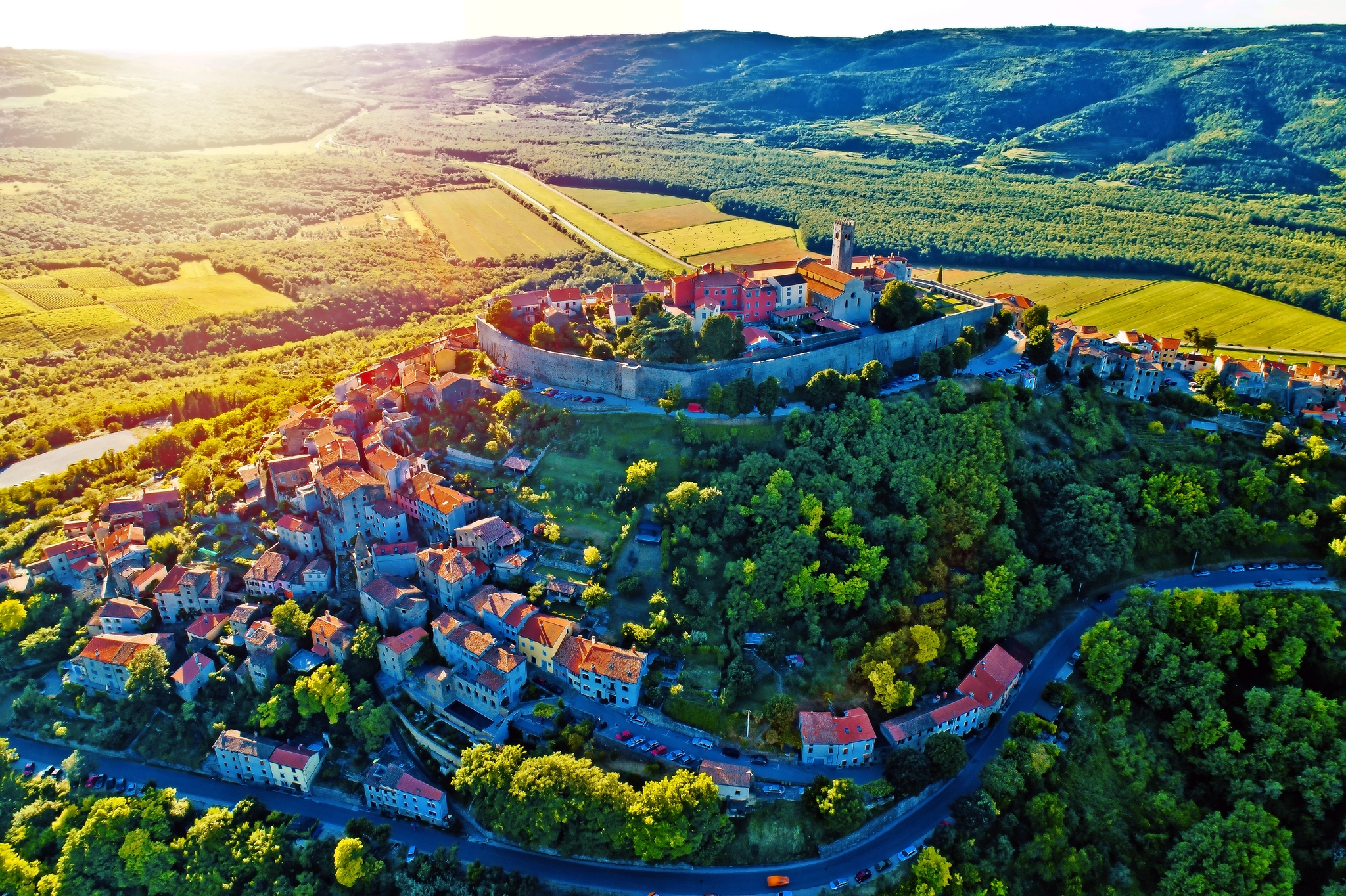 Motovun im Sonnenuntergang Bild