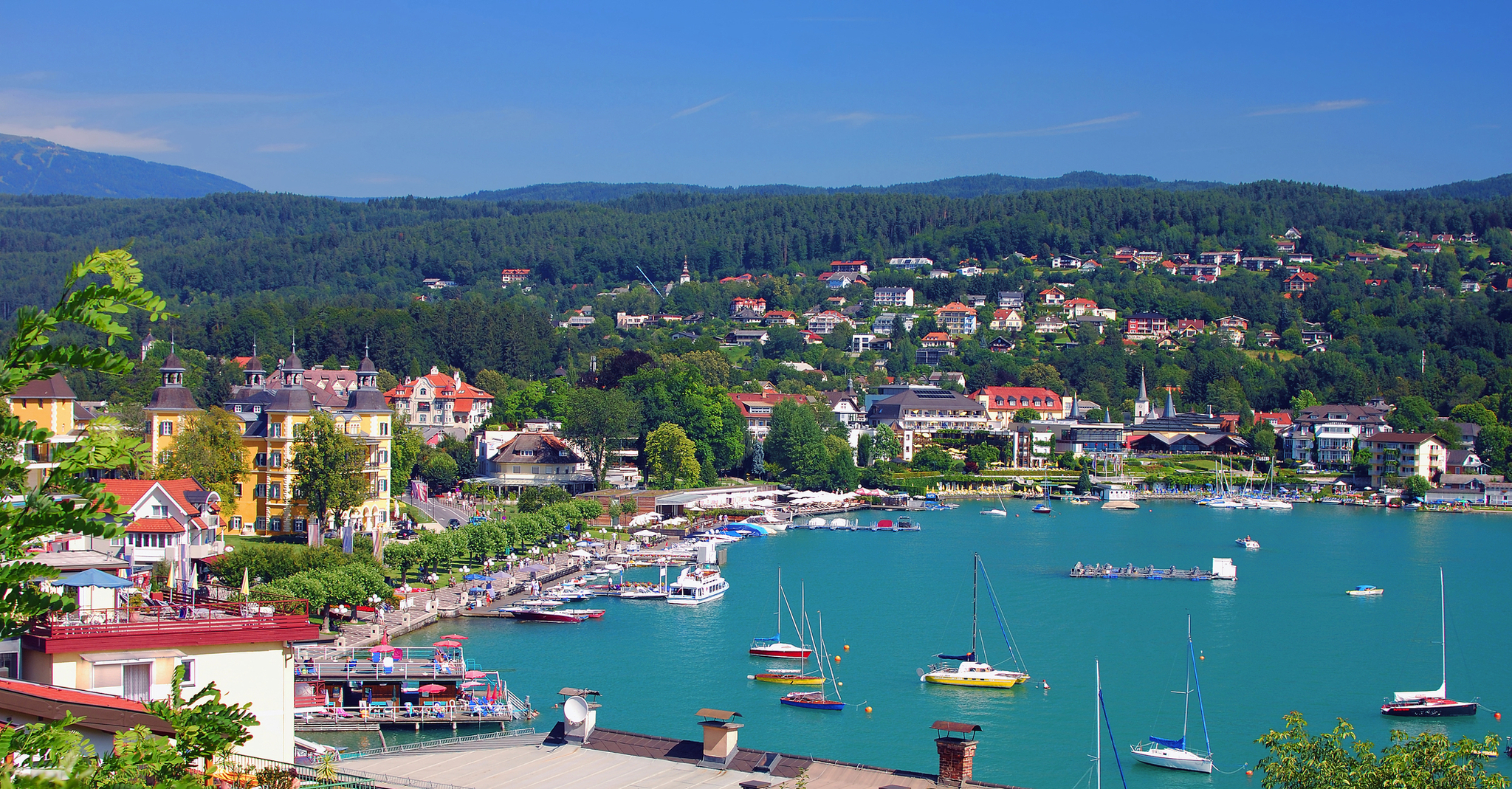 Blick über Velden am Wörthersee Bild
