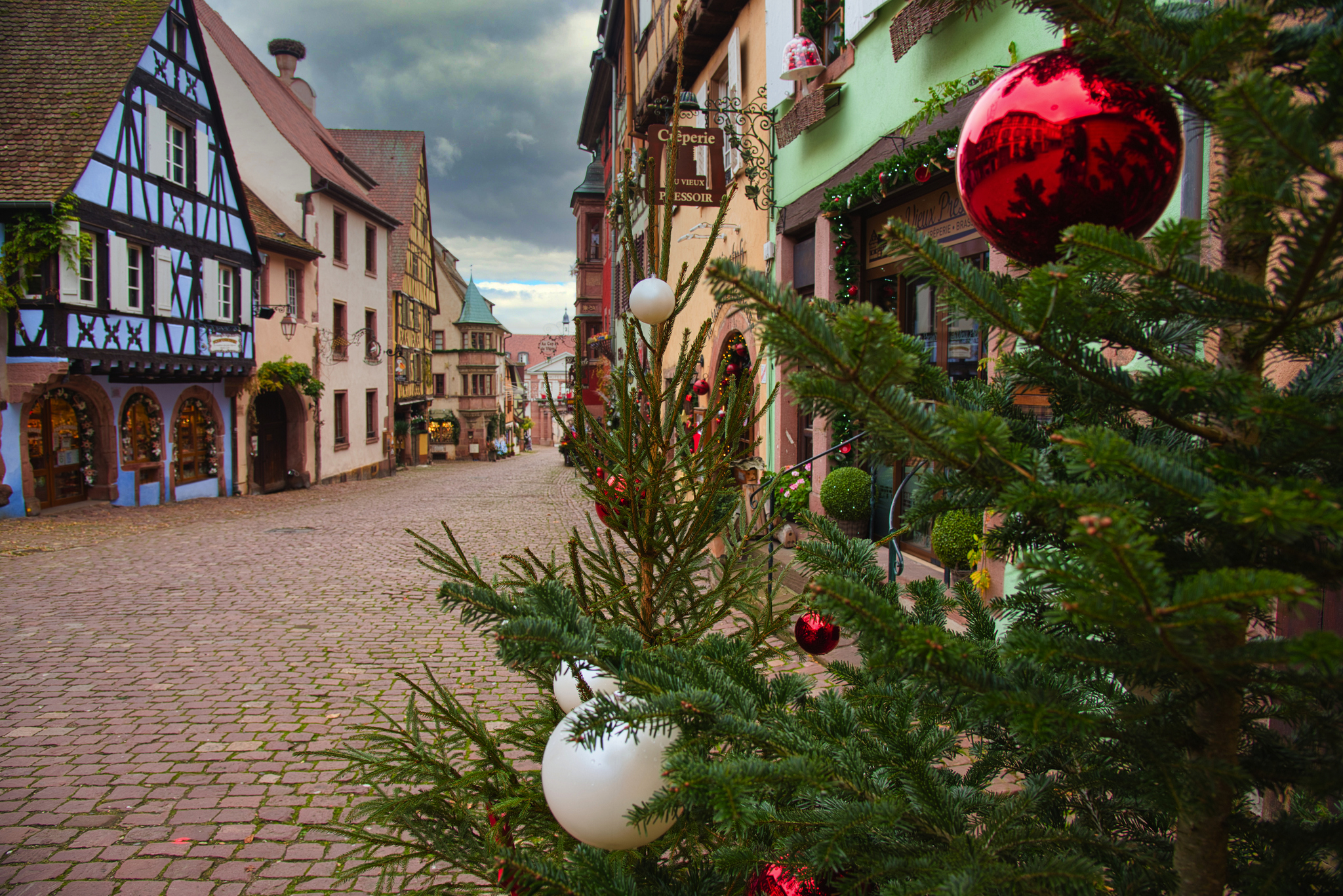 Riquewihr verbindet den Geist der Weihnacht mit der Schönheit seiner Architektur. Bild