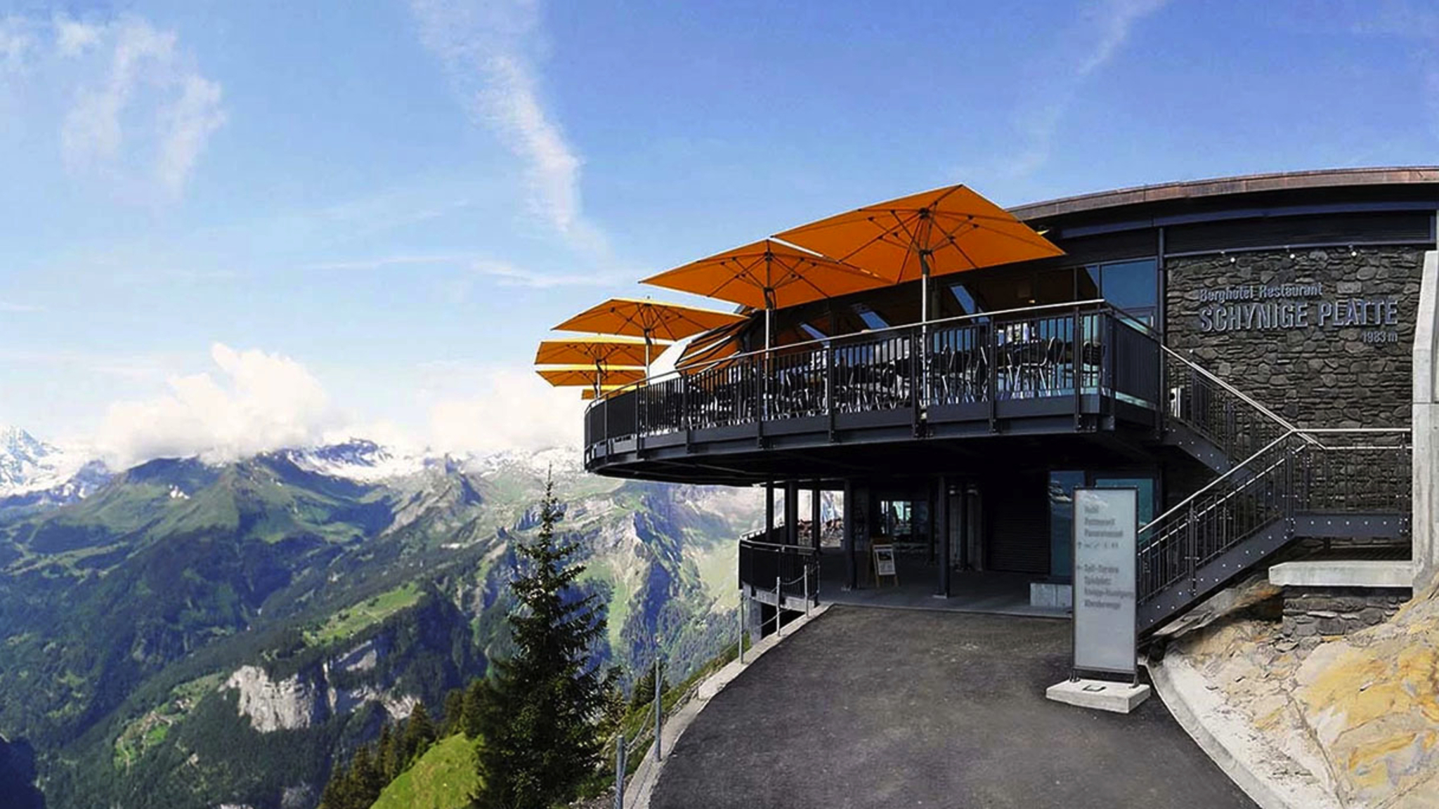 Das Panorama-Restaurant mit seiner atemberaubenden Aussicht Bild