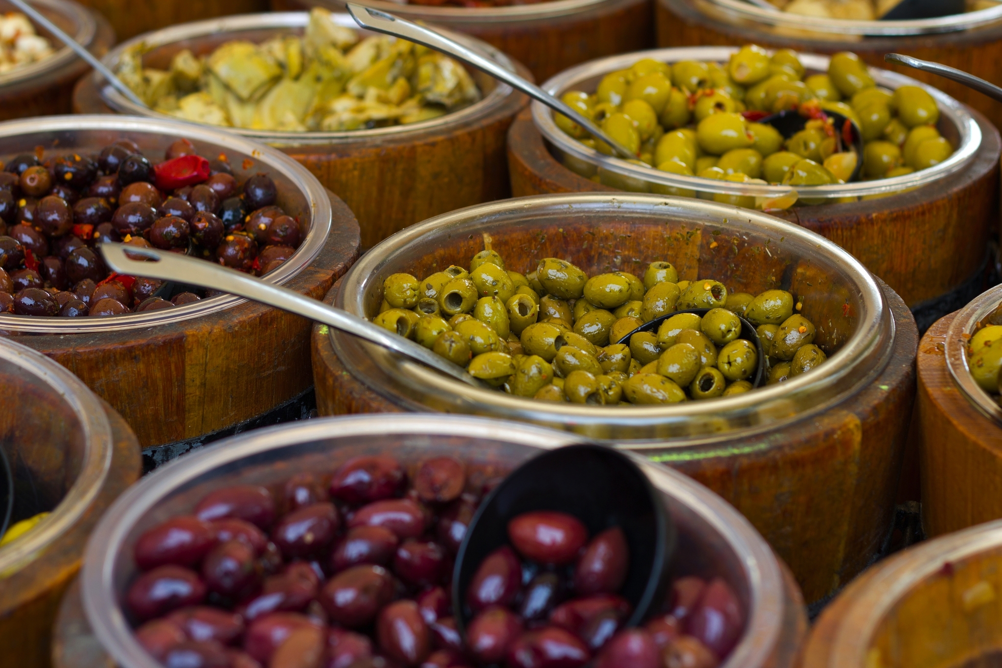Antipasti auf dem Wochenmarkt Bild