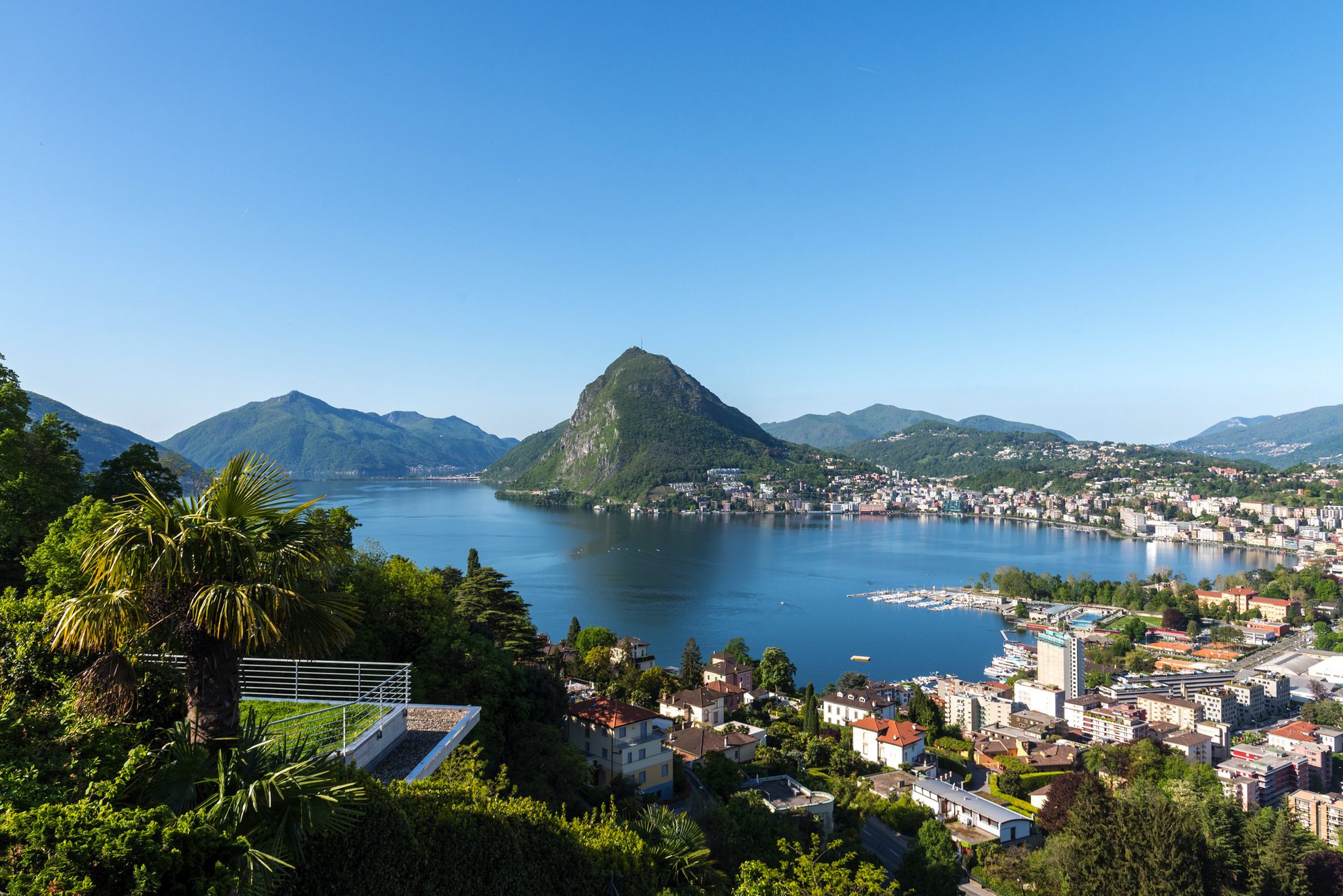 Blick auf den Luganersee und den Berg San Salvatore Blick auf den Luganersee und den Berg San Salvatore Bild