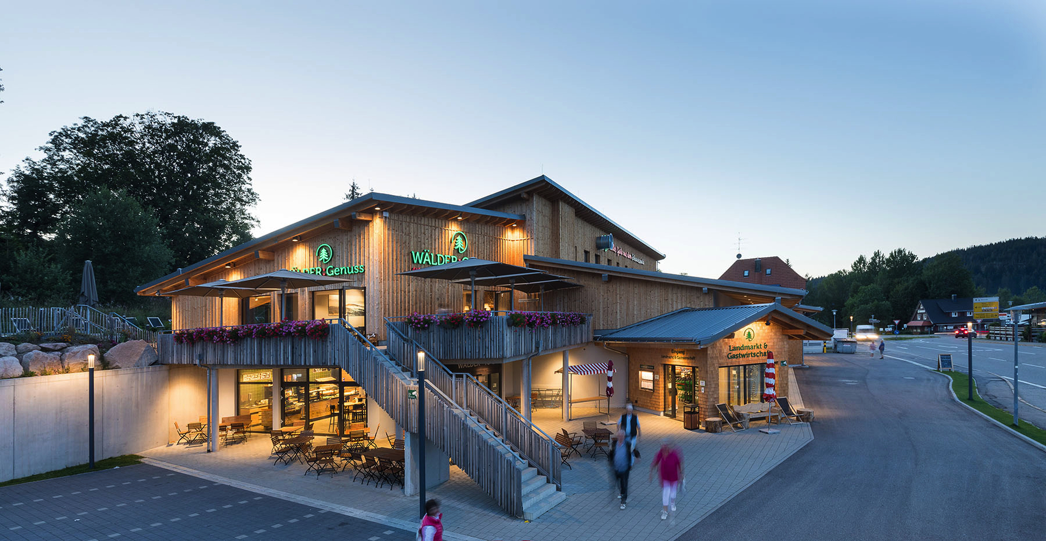 Gemütliche Gastwirtschaft und regionaler Landmarkt Bild