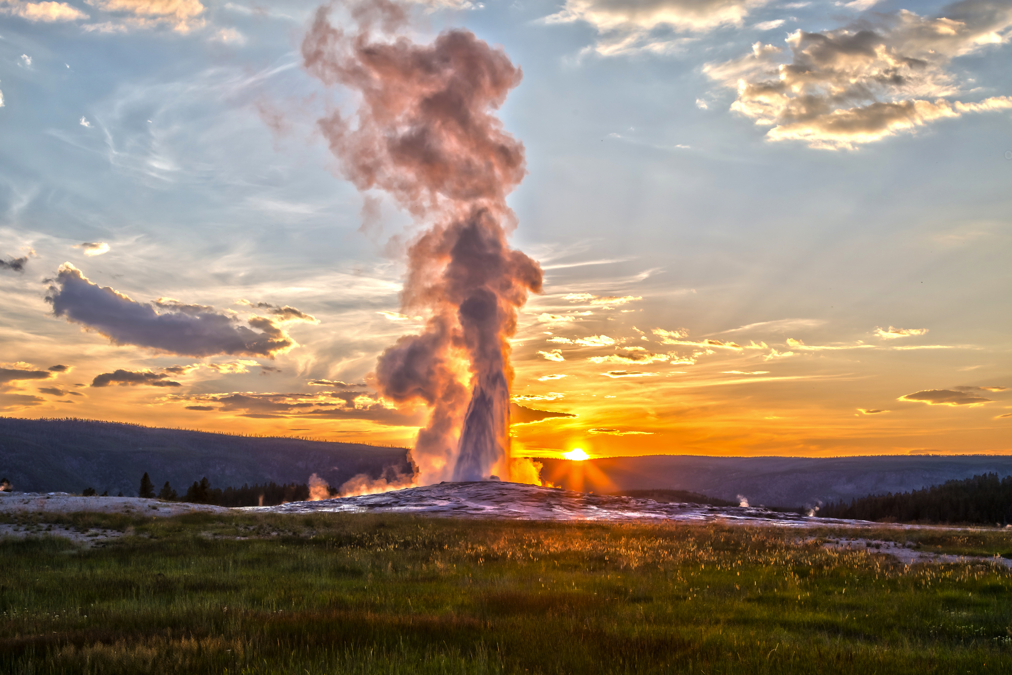 Old Faithful im Yellowstone Bild