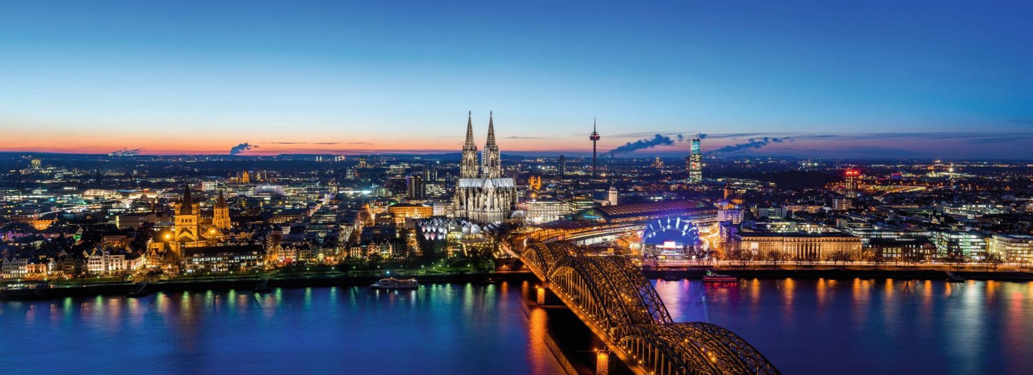 Weihnachtsmarkt am Kölner Dom Bild