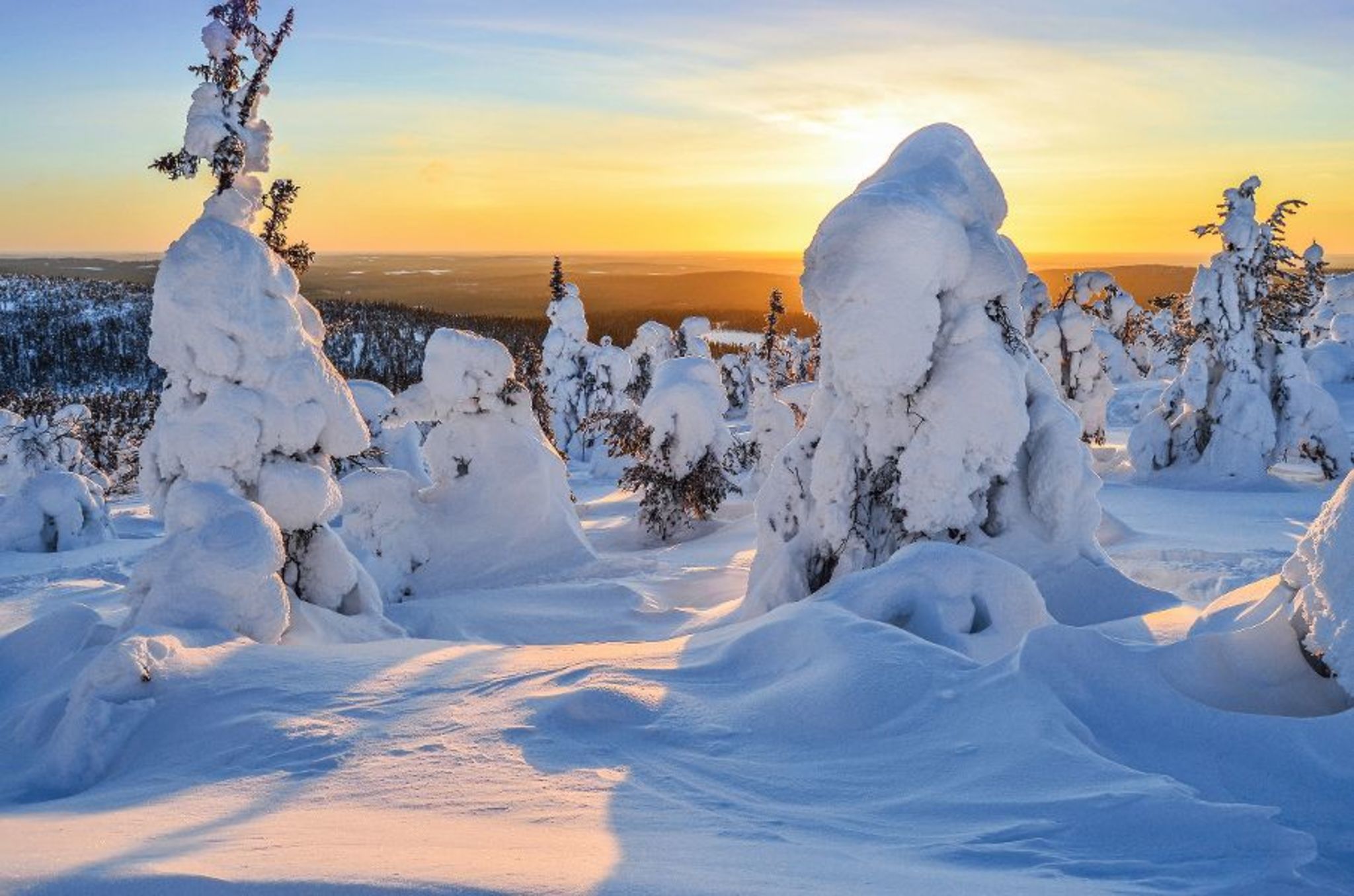 Schneeberge in Lappland Bild