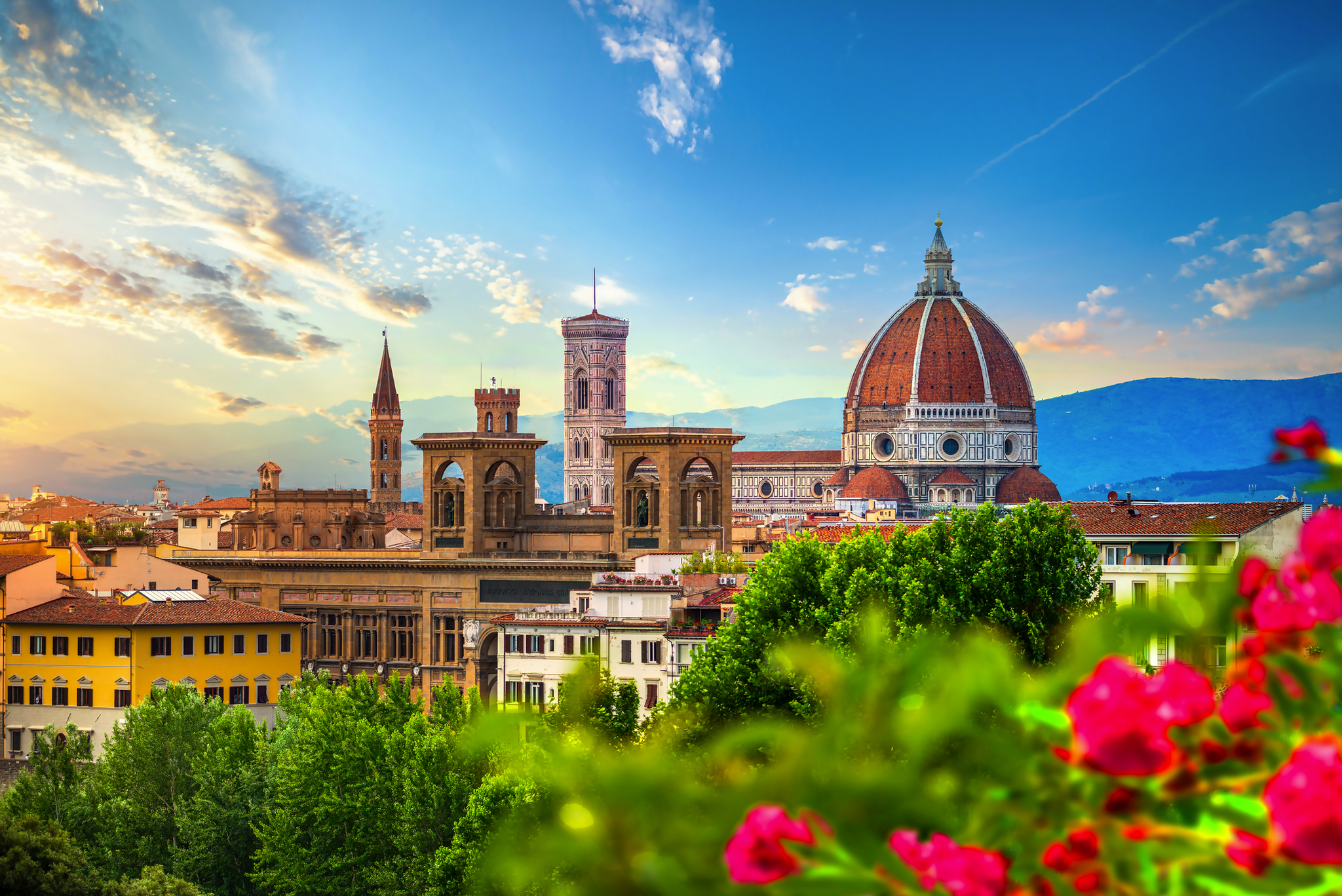 Florenz Skyline mit der Kathedrale Santa Maria del Fiore bei Sonnenuntergang