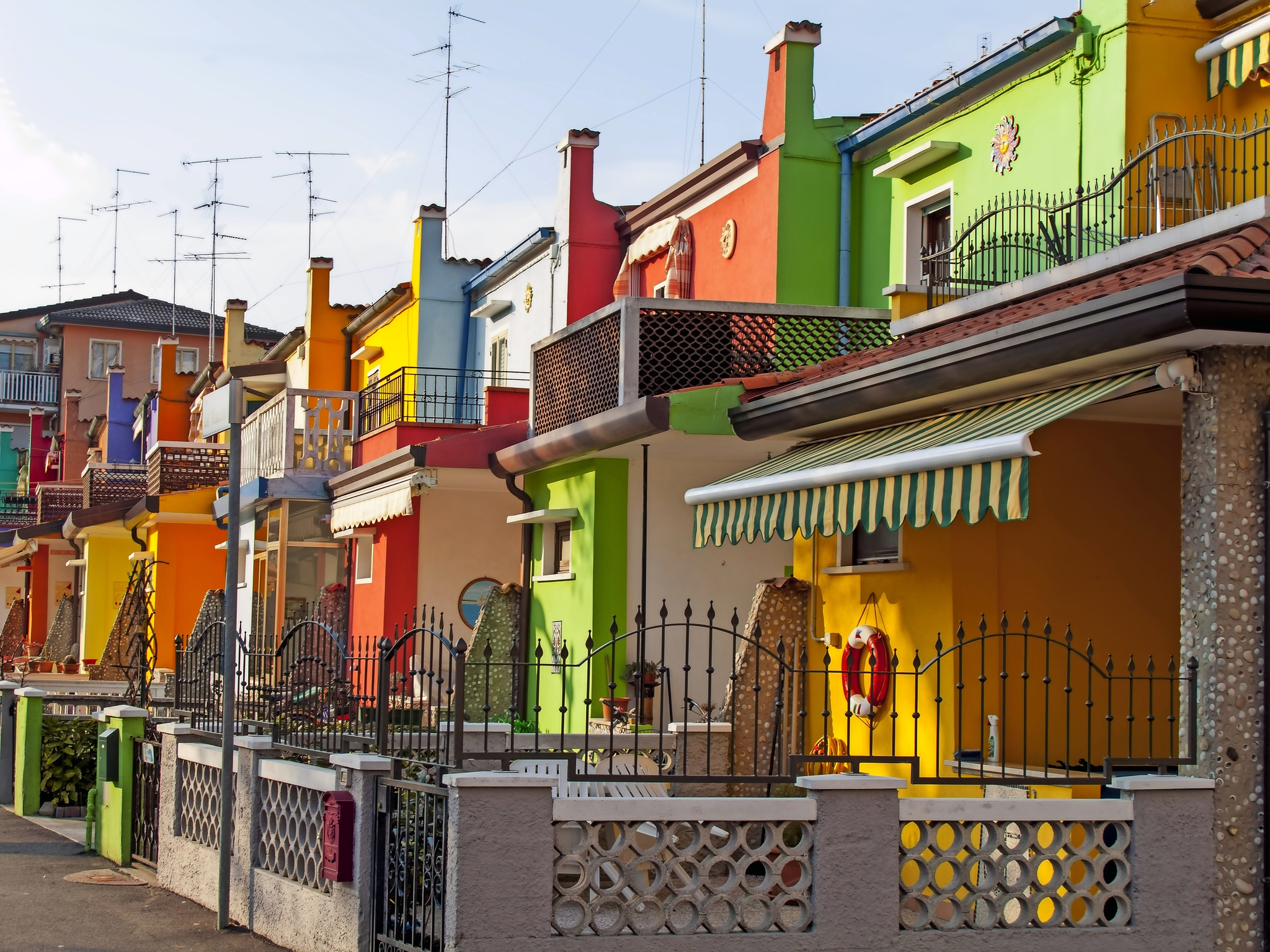 Bunte Häuser in Caorle Bild