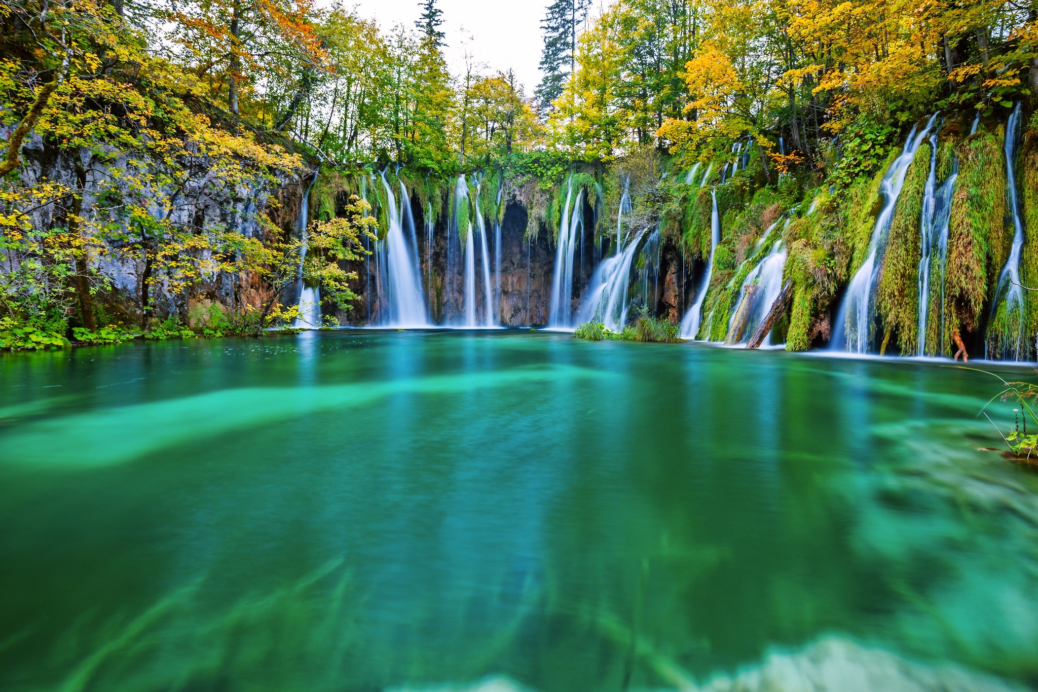 Wasserfälle des Nationalparks Plitvicer Bild