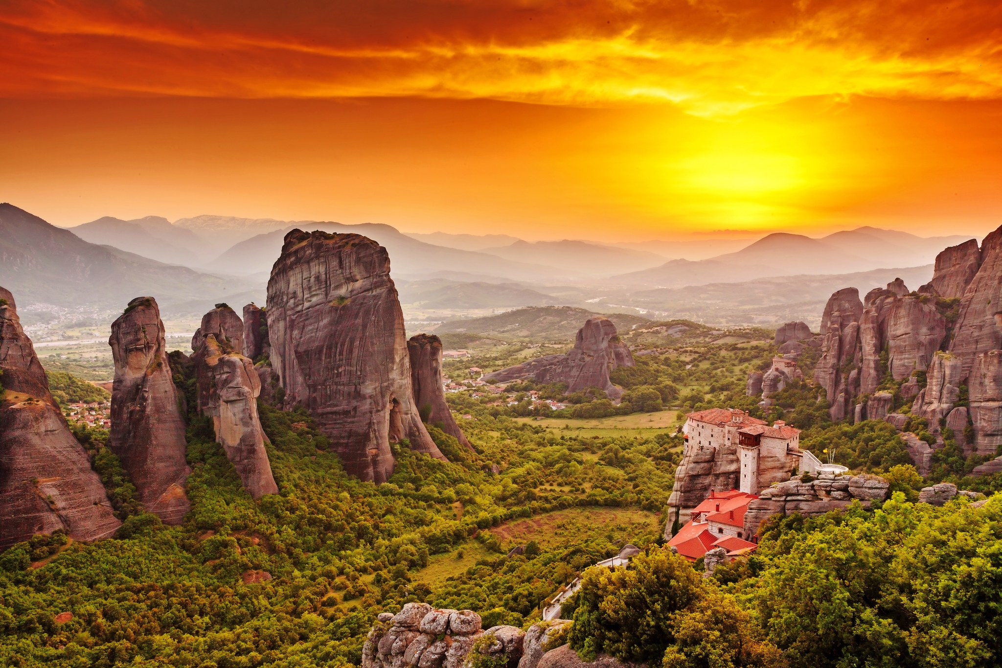 Meteora Roussanou Kloster bei Sonnenuntergang Bild